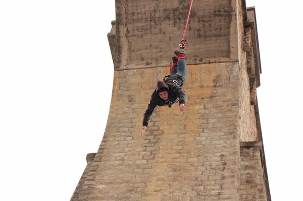 Les bonnes raisons d'offrir le saut à élastique comme un cadeau mémorable